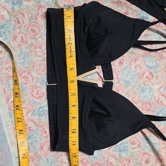 Victoria's Secret Black V-Accent Bikini - Picture 8 of 11